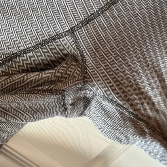 Lululemon Wunder Under Herringbone sz 6 - Picture 8 of 8